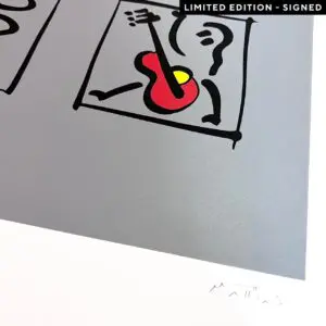 Gros plan d'une édition limitée et signée d'une illustration simple et abstraite d'une personne avec une guitare rouge, un accent jaune et des lignes noires minimalistes sur un fond gris. La signature est visible en bas.