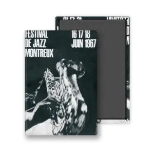 Le Magnet Giuseppe Pino, 1967 présente une photo floue en noir et blanc du saxophoniste Pino, le texte en gras et en blanc "Festival de Jazz Montreux 16 17 18 Juin 1967" et un couvercle magnétique qui révèle l'intérieur de la boîte.