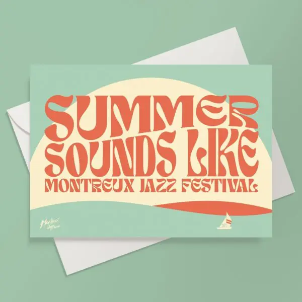 La carte de vœux "Summer Sounds Like Montreux Jazz Festival" présente un texte rétro orange gras et ondulé sur une forme jaune pâle sur un fond sarcelle clair, avec une enveloppe partiellement visible sous la carte.