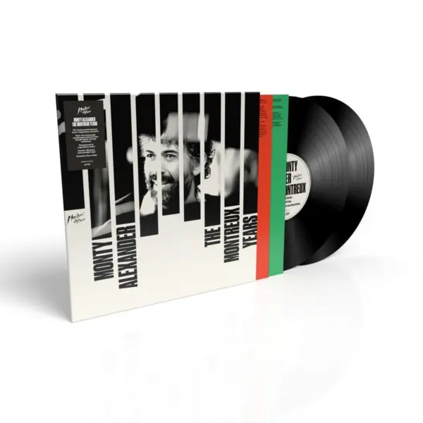 Un disque Monty Alexander, The Montreux Years, Double Vinyle est partiellement retiré de sa pochette, qui comporte une photo en noir et blanc de Monty Alexander et le nom de l'album en caractères gras.